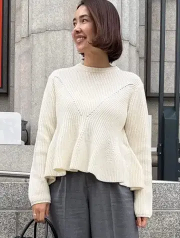 [ 미사용 새상품 ] OHGA 페플럼 니트 화이트