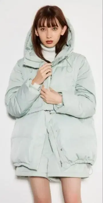 작년 구매 리엔다 rienda 라이트 그린 다운 자켓 S