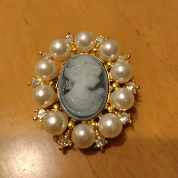 카메오 디자인 브로치 펄 장식