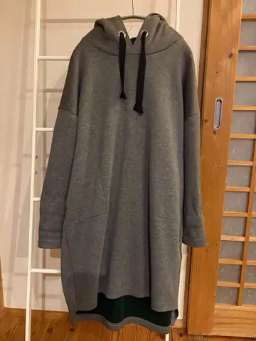 오버 사이즈 그레이 후드 부착 후드티