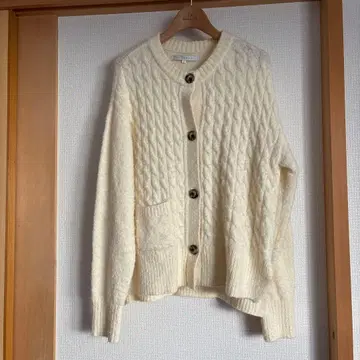 아이보리 케이블 짜임 가디건