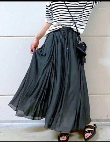 GLOBAL WORK 글로벌 워크 에어리 플레어 스커트