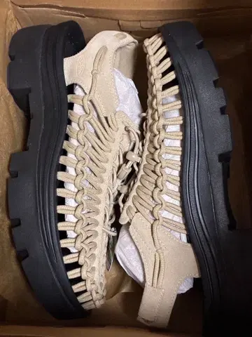 KEEN UNEEK PLT 통굽 28cm