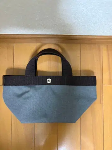 그레이 나일론 토트백