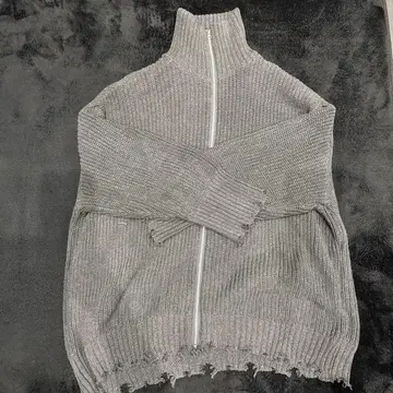 그레이 하이넥 니트 스웨터