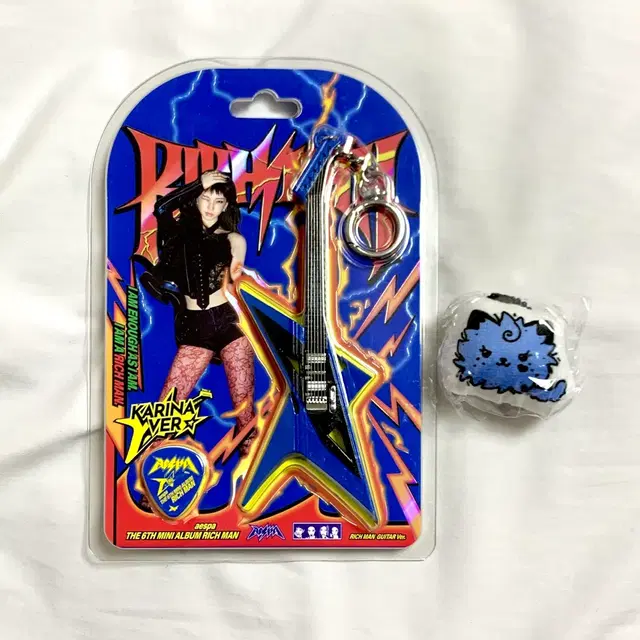 에스파 카리나 리치맨 기타 앨범 팝업 카랑이 가챠 인형 키링 양도 송이