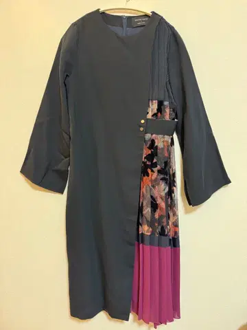 UNITED TOKYO 무릎 기장 원피스 S 사이즈