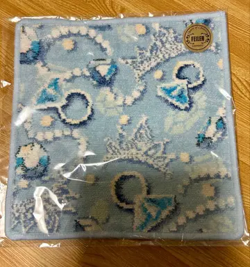 페이러 손수건 옅은 블루 계열 비쥬 패턴 보석 패턴