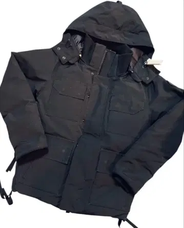 Canada Goose 블랙 다운 자켓