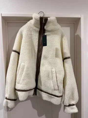 [ 미사용 새상품 ] 에모다 EMODA 보아 자켓