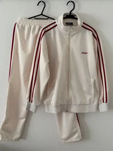 NERDY 화이트 스트라이프 저지 세트