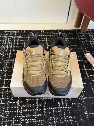 On 트레일 러닝화 올리브