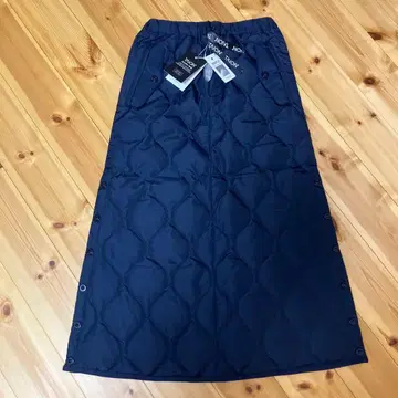 TAION 네이비 퀼팅 롱 스커트