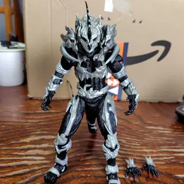 S.H.MonsterArts 몬스터X