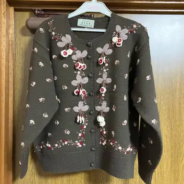 꽃무늬 입체 자수 니트 가디건 레트로