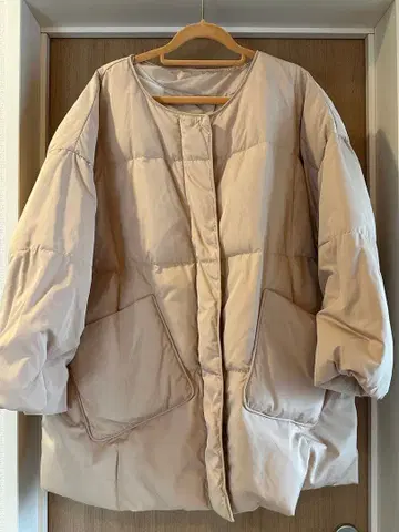 베이지 오버 사이즈 다운 자켓