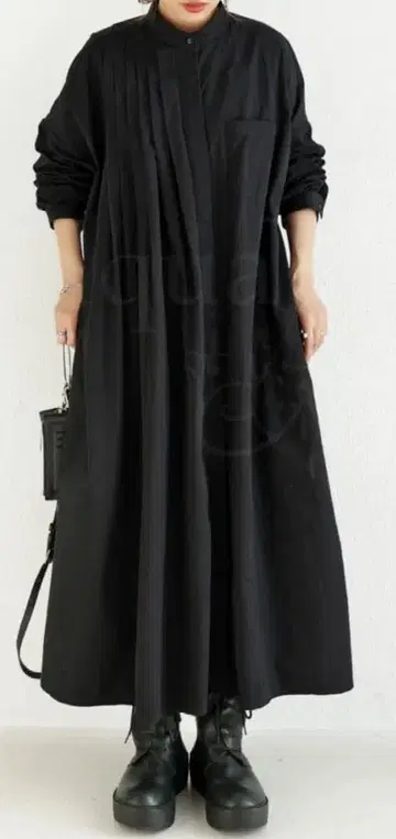 안티카 블랙 플리츠 디자인 빅 셔츠 롱 원피스