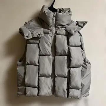 LUGIVA 미사용 그레이지! 디자인성 있는 다운 베스트