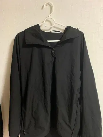 GU 나일론 자켓 블랙 후드 부착