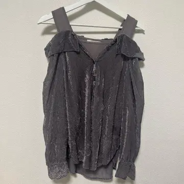 코코딜 벨로아 오프숄더 스커트 셋업