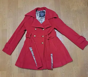 빨간색 더블 브레스트 울 코트