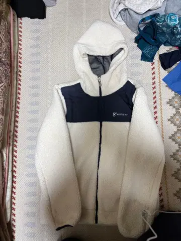 플리스 자켓 후드 부착 화이트