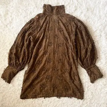 crinkle crinkle crinkle 블라우스 도트 자수 꽃무늬