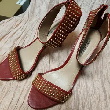 스터드 장식 오픈토 하이힐