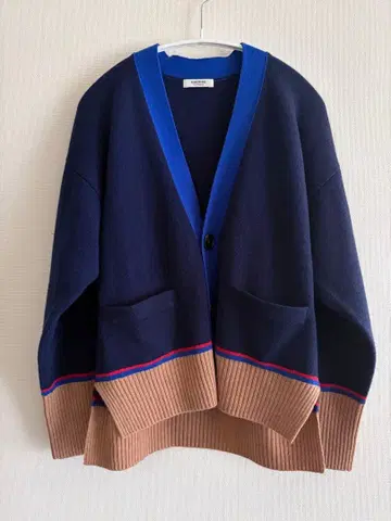 MACPHEE 이번 시즌 NZ LAMBS V넥 가디건