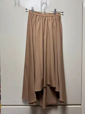 베이지 비대칭 스커트