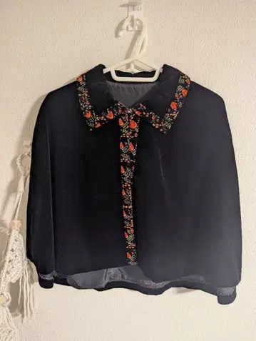 꽃무늬 옷깃 벨벳풍 케이프 코트