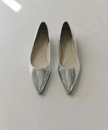 kaene 포인티드 플랫 펌프스 / 050015 실버 39 사이즈