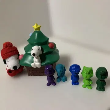 스누피 크리스마스 트리 피규어 세트