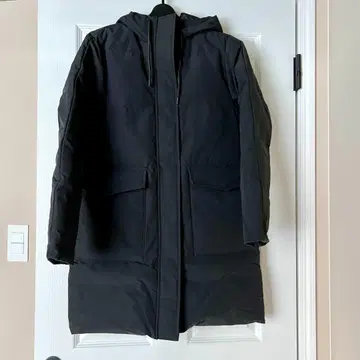 EVERLANE 블랙 다운 자켓 XXS