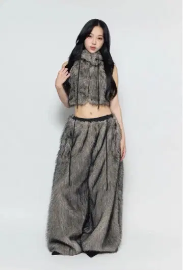 theredthread S flip fur pants gray black