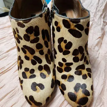 ZARA 레오파드 무늬 하이힐 펌프스