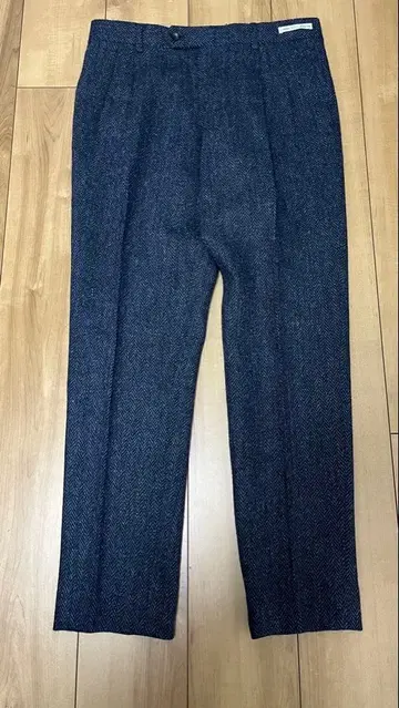 SUITS SELECT 해리스 트위드 다크 블루 헤링본 슬랙스