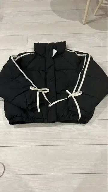 블랙 패딩 자켓 숏 기장 L 사이즈