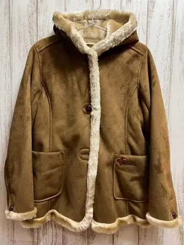 슈슈 드 마망 브라운 무스탕 코트 후드 부착