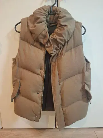 HARE 브라운 다운 베스트