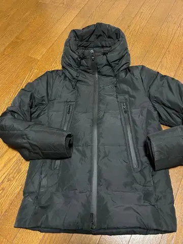 JIGGYS SHOP 로셸 후드 부착 블랙 다운 자켓