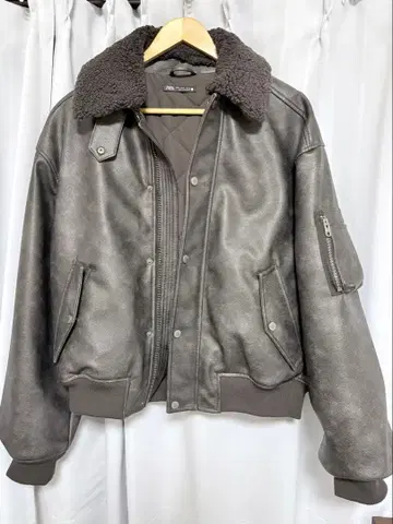 ZARA 보아 칼라 페이크 레더 자켓