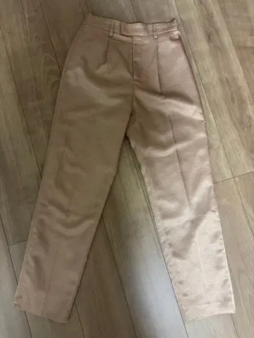 AMERI 베이지 골드 슬랙스