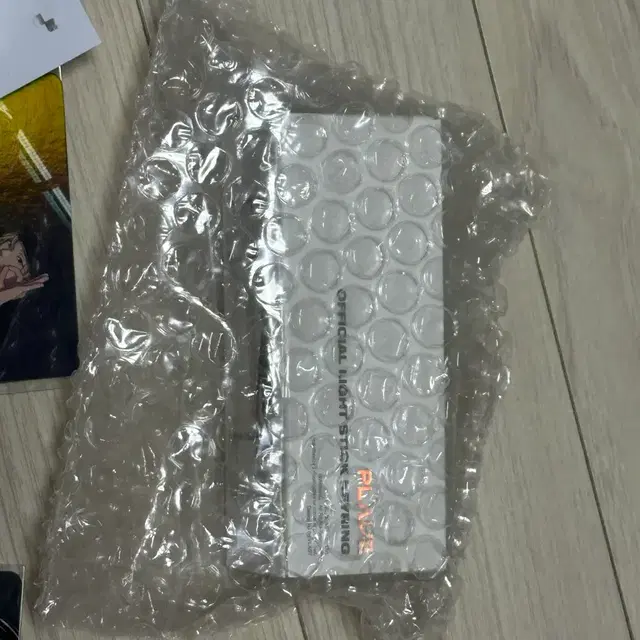 플레이브 응원봉 아뵹 키링