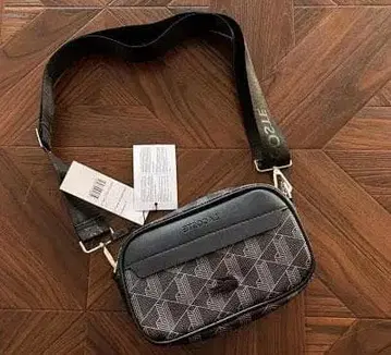 LACOSTE 기하학 패턴 숄더백 블랙