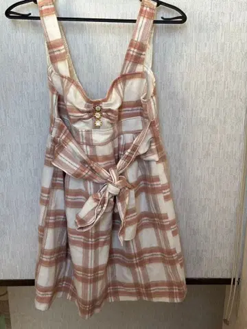 체크 무늬 슬리브리스 미니 원피스