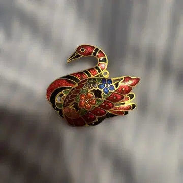 백조 에나멜 브로치