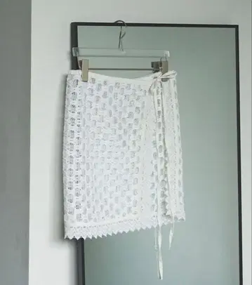 anuke Lace Wrap Skirt