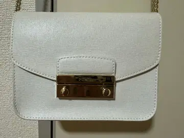 훌라 FURLA 화이트 숄더백 골드 금장 장식