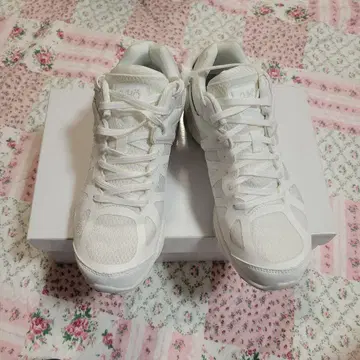 새상품 라이카 피트니스 신발 23.5cm